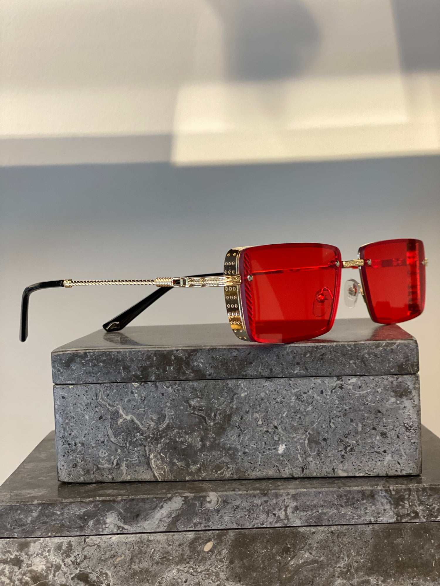 Legend Shades Red